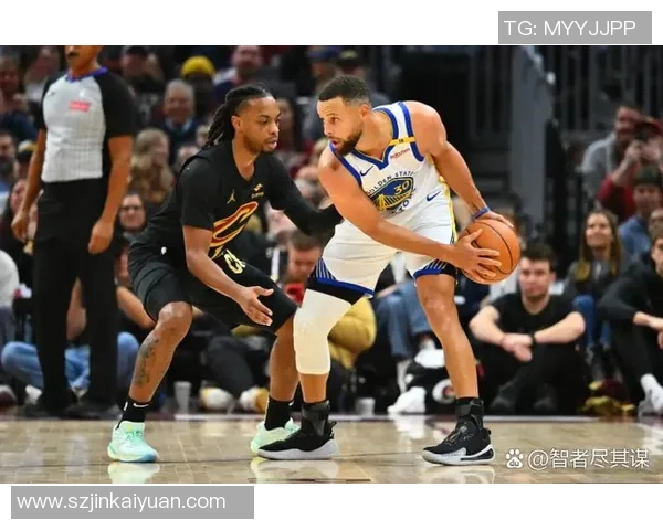 世界体坛资讯 - 美国工作篮球联赛常规赛第12轮雷霆队大比分打败湖人队